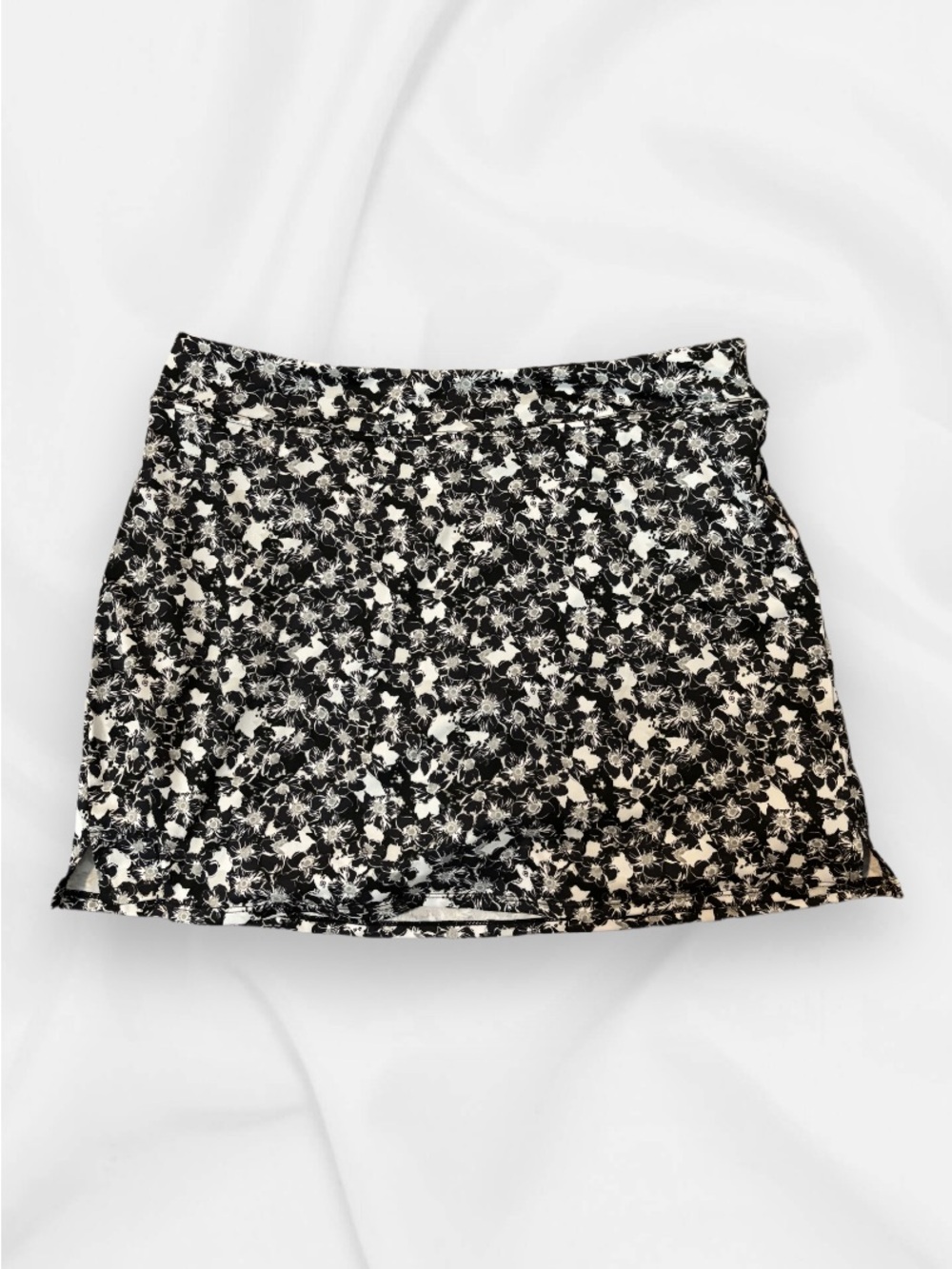 Tranquility by Colorado Clothing Black and White Floral Mini Skirt